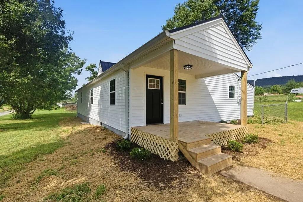 1000 Cemetery Road Spring City TN 37381