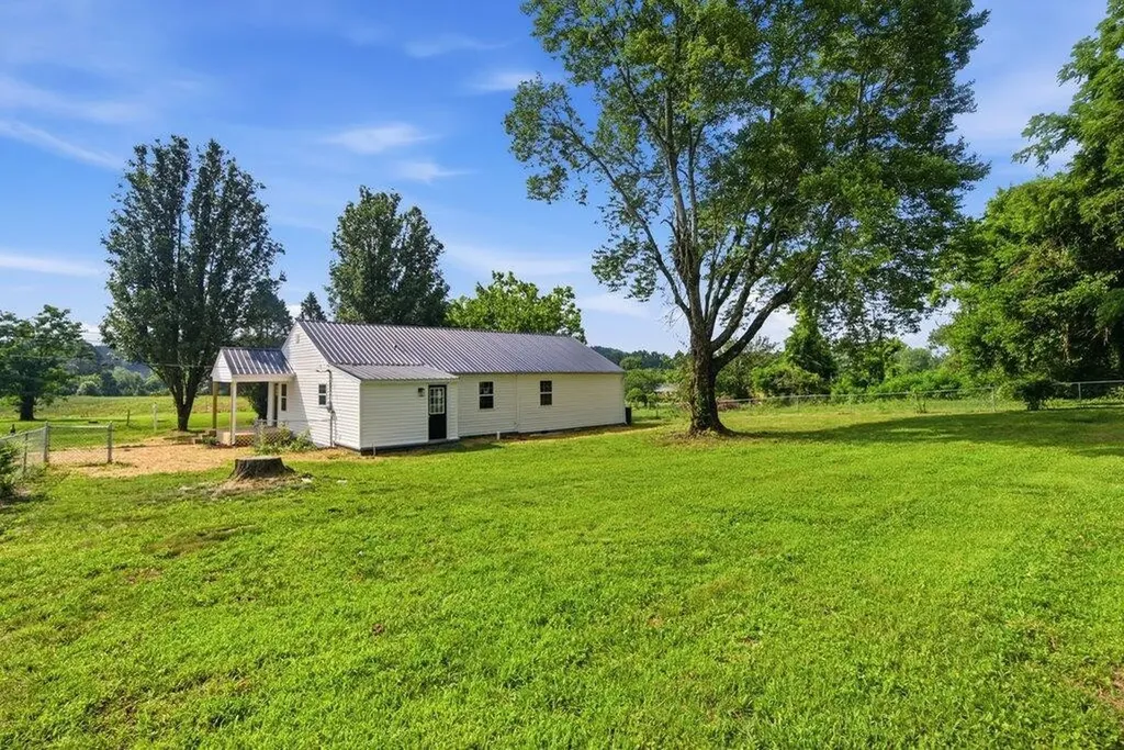 1000 Cemetery Road Spring City TN 37381