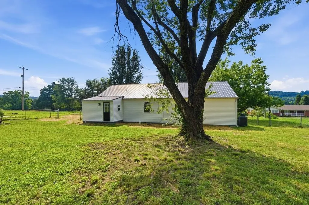 1000 Cemetery Road Spring City TN 37381