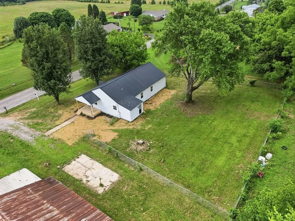 1000 Cemetery Road Spring City TN 37381