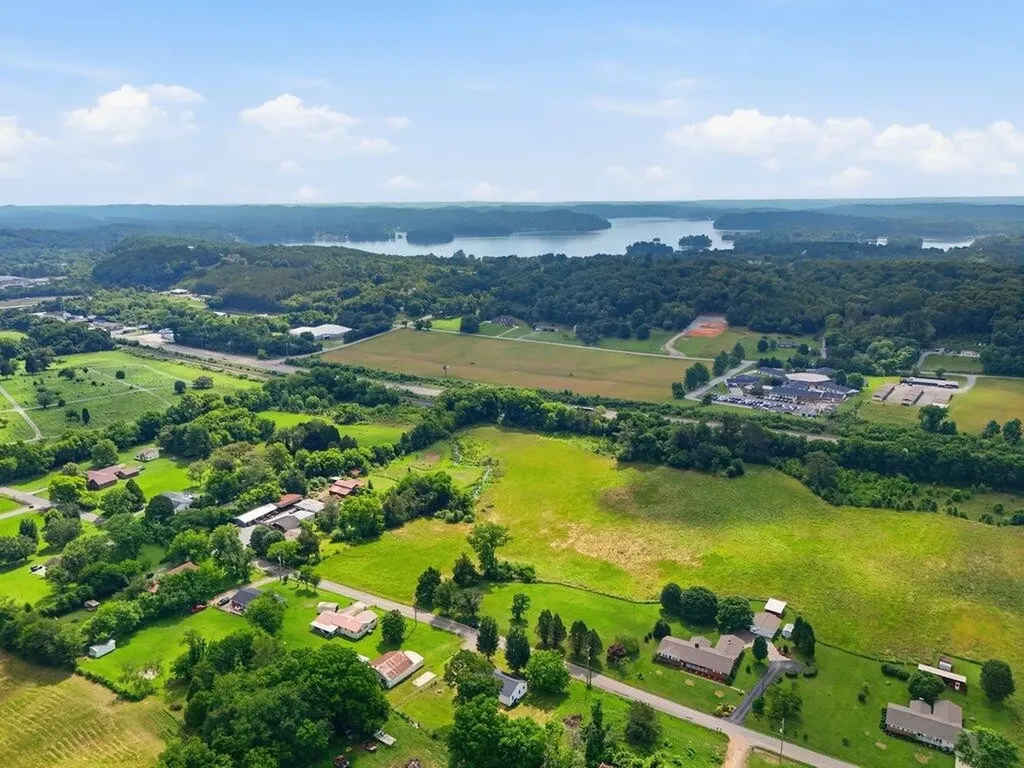 1000 Cemetery Road Spring City TN 37381