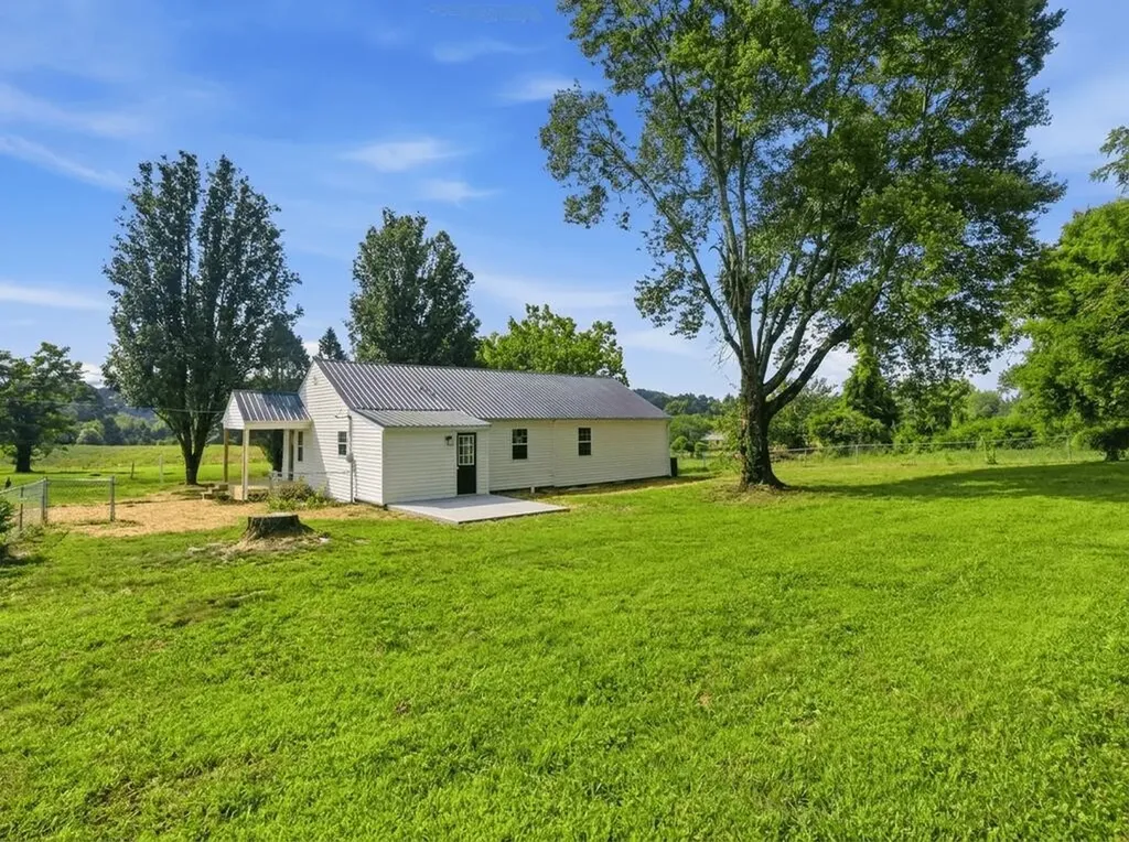 1000 Cemetery Road Spring City TN 37381