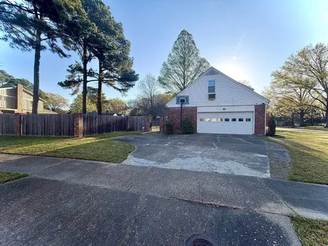 6092 Macinness Drive Memphis TN 38119