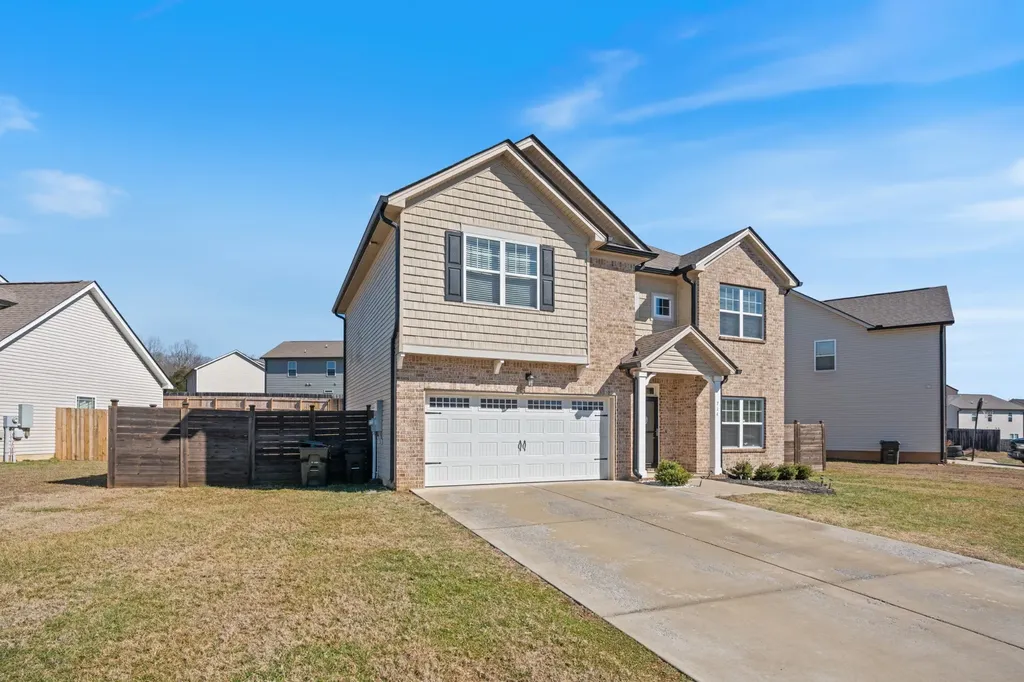 714 Monarchos Bend Burns TN 37029