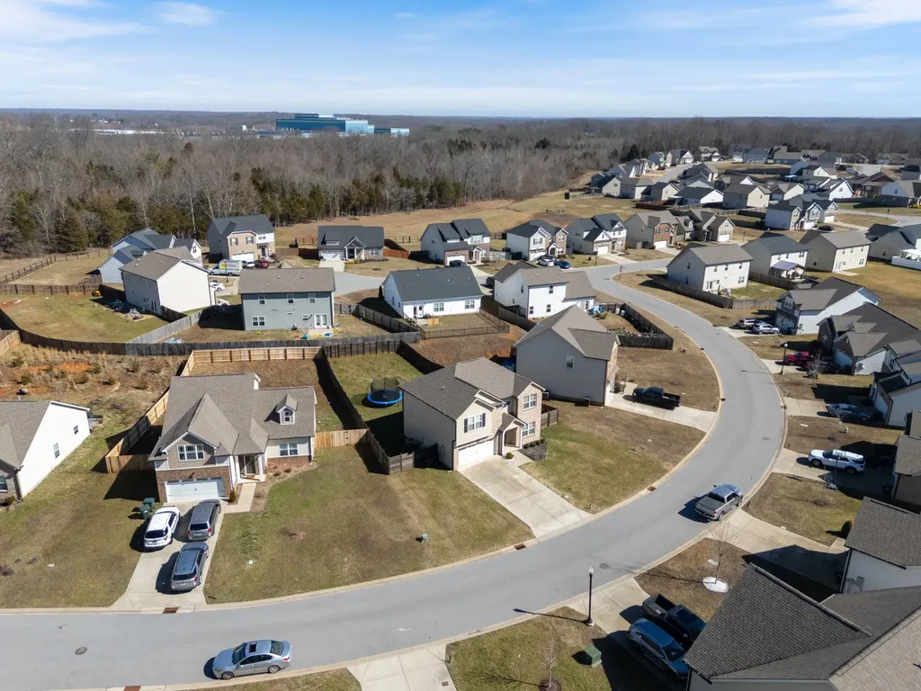 714 Monarchos Bend Burns TN 37029