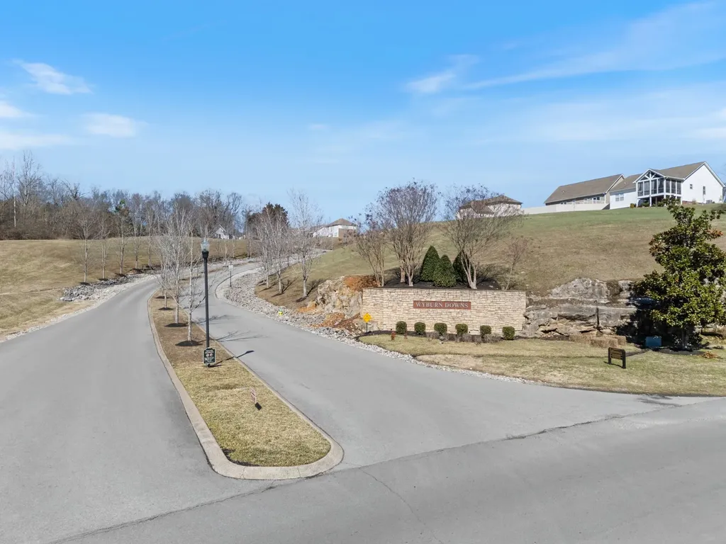 714 Monarchos Bend Burns TN 37029