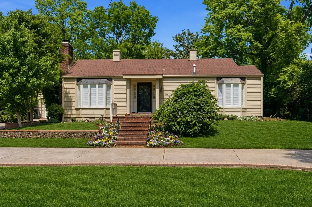 116 Bellevue Dr, S Nashville TN 37205