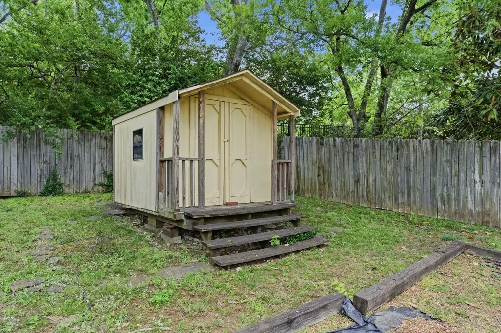 116 Bellevue Dr, S Nashville TN 37205
