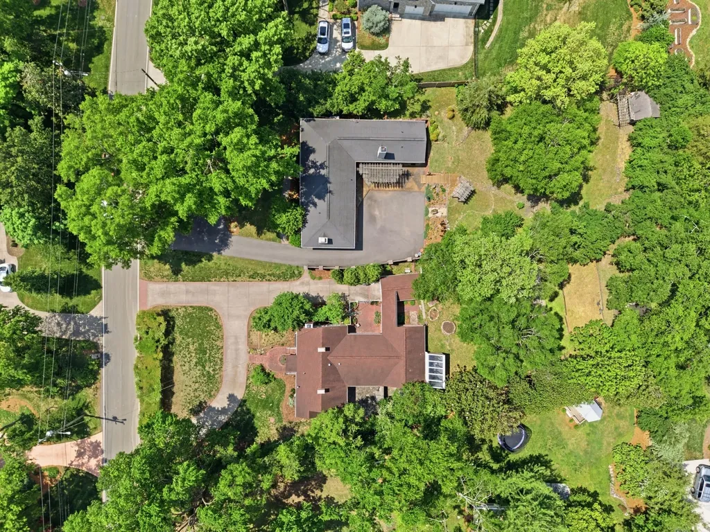 114 Bellevue Dr, S Nashville TN 37205
