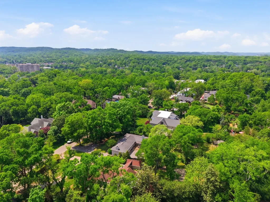 114 Bellevue Dr, S Nashville TN 37205