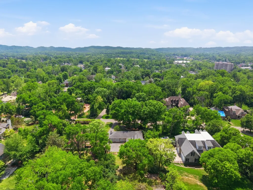 114 Bellevue Dr, S Nashville TN 37205