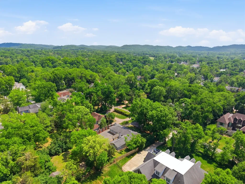 114 Bellevue Dr, S Nashville TN 37205