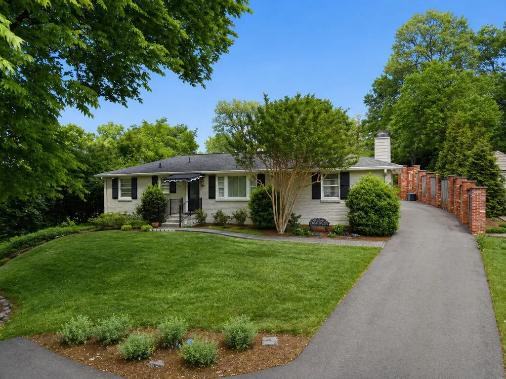 114 Bellevue Dr, S Nashville TN 37205
