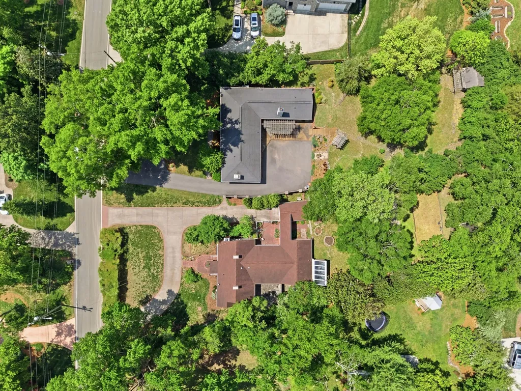 114 Bellevue Dr, S Nashville TN 37205