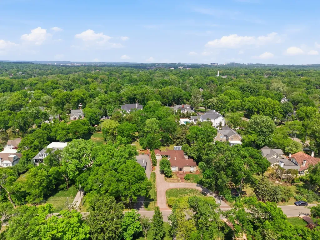 114 Bellevue Dr, S Nashville TN 37205