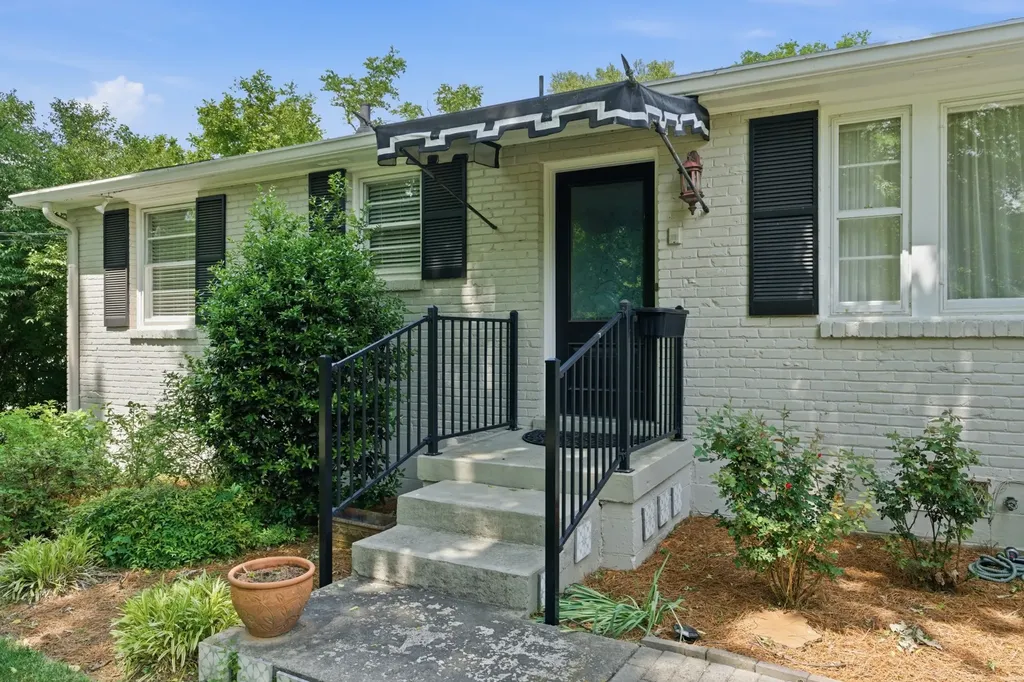 114 Bellevue Dr, S Nashville TN 37205
