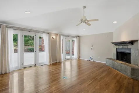 114 Bellevue Dr, S Nashville TN 37205