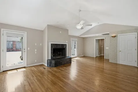 114 Bellevue Dr, S Nashville TN 37205