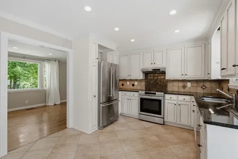 114 Bellevue Dr, S Nashville TN 37205