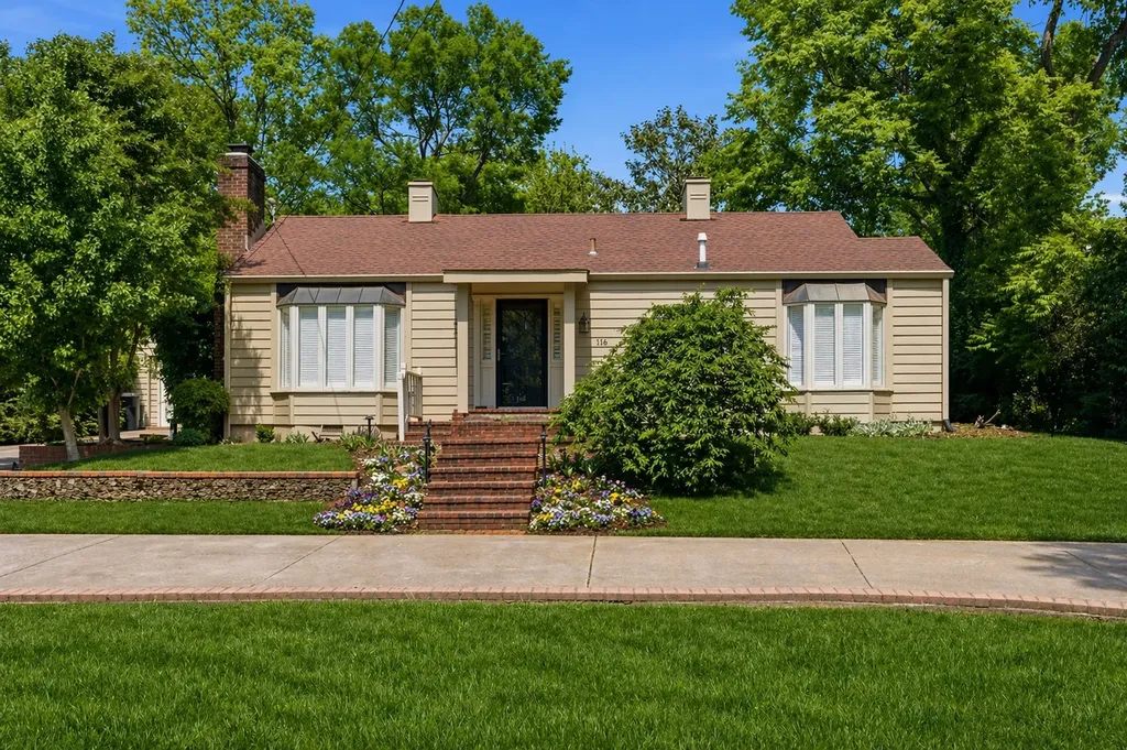116 Bellevue Dr, S Nashville TN 37205