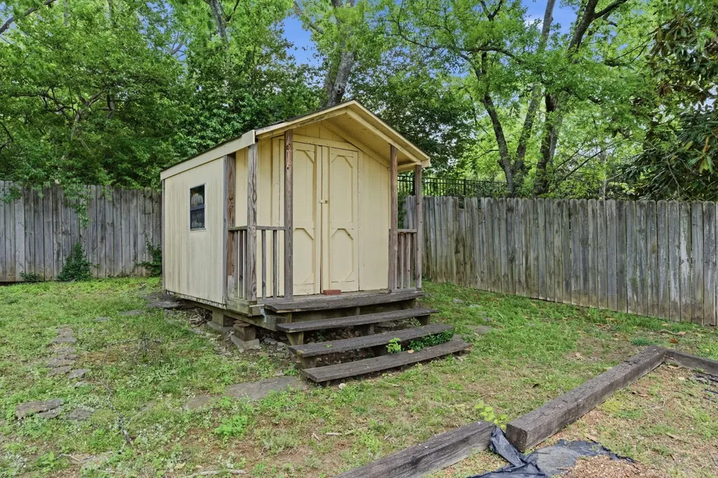 116 Bellevue Dr, S Nashville TN 37205