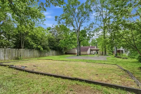 116 Bellevue Dr, S Nashville TN 37205