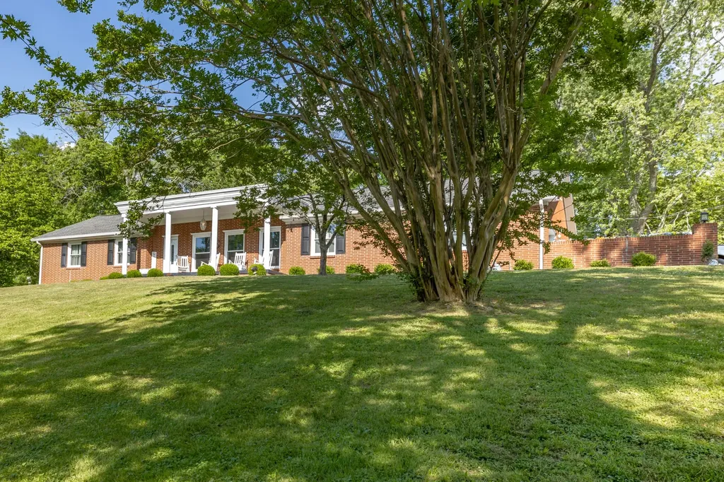 655 Ashwood Avenue Lewisburg TN 37091
