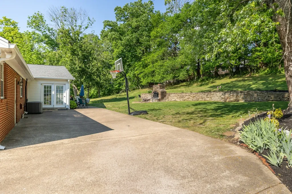 655 Ashwood Avenue Lewisburg TN 37091