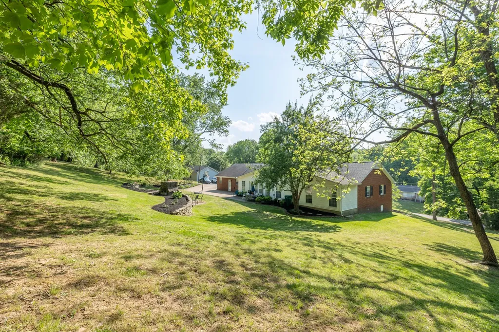 655 Ashwood Avenue Lewisburg TN 37091