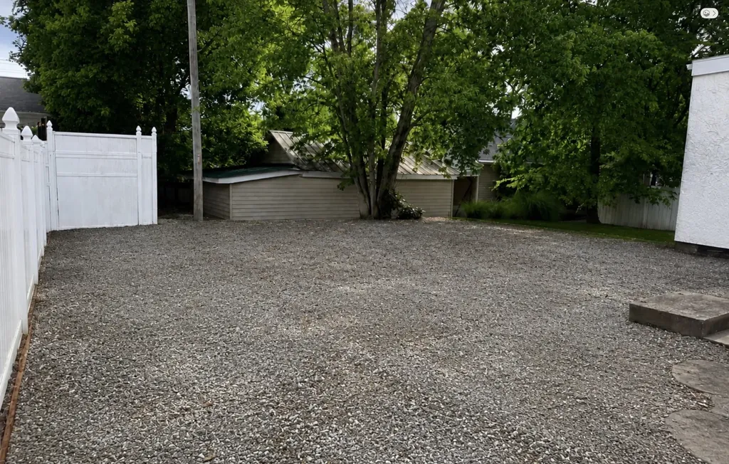206 W College Street Dickson TN 37055