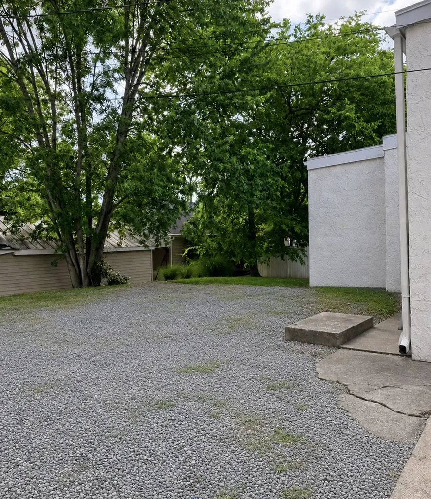 206 W College Street Dickson TN 37055