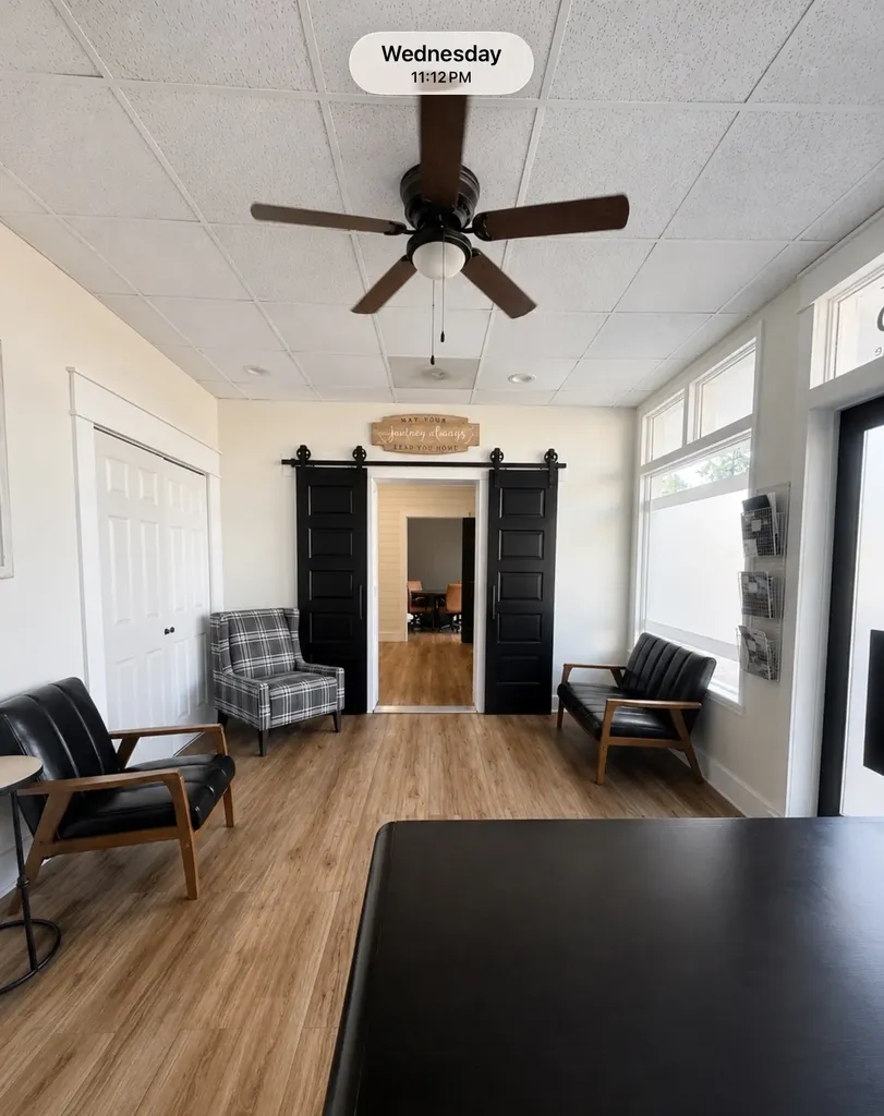 206 W College Street Dickson TN 37055