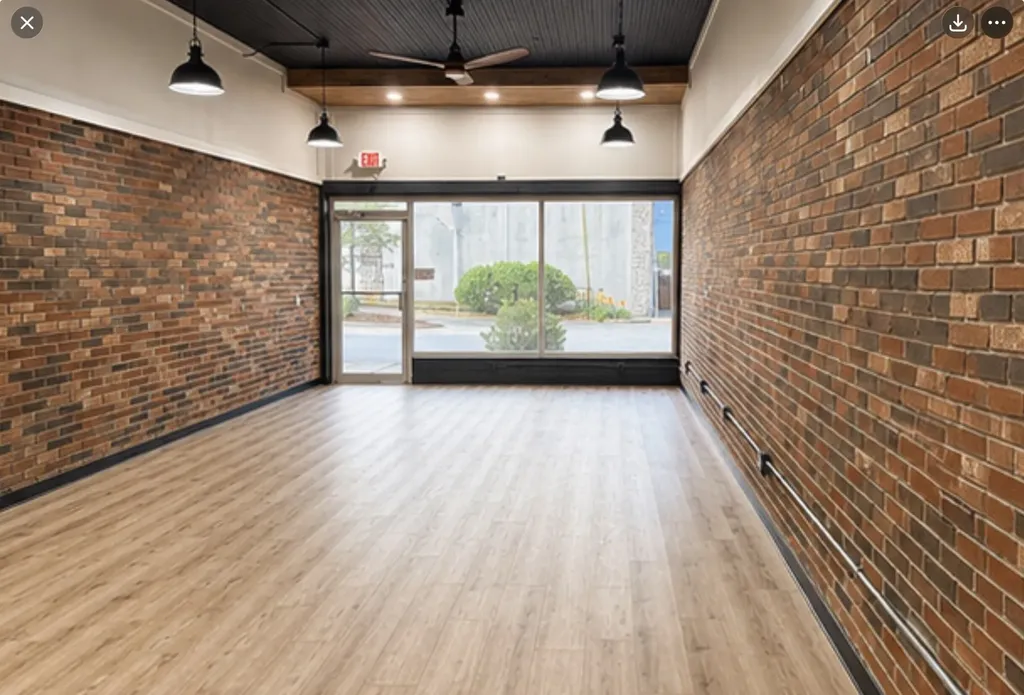 104 E College Street Dickson TN 37055