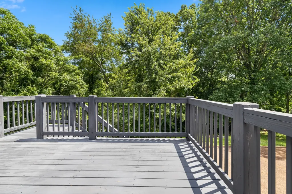 102 Walton Court Hendersonville TN 37075