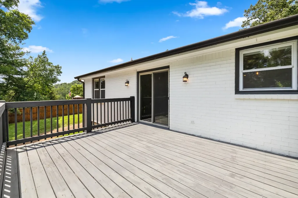 102 Walton Court Hendersonville TN 37075