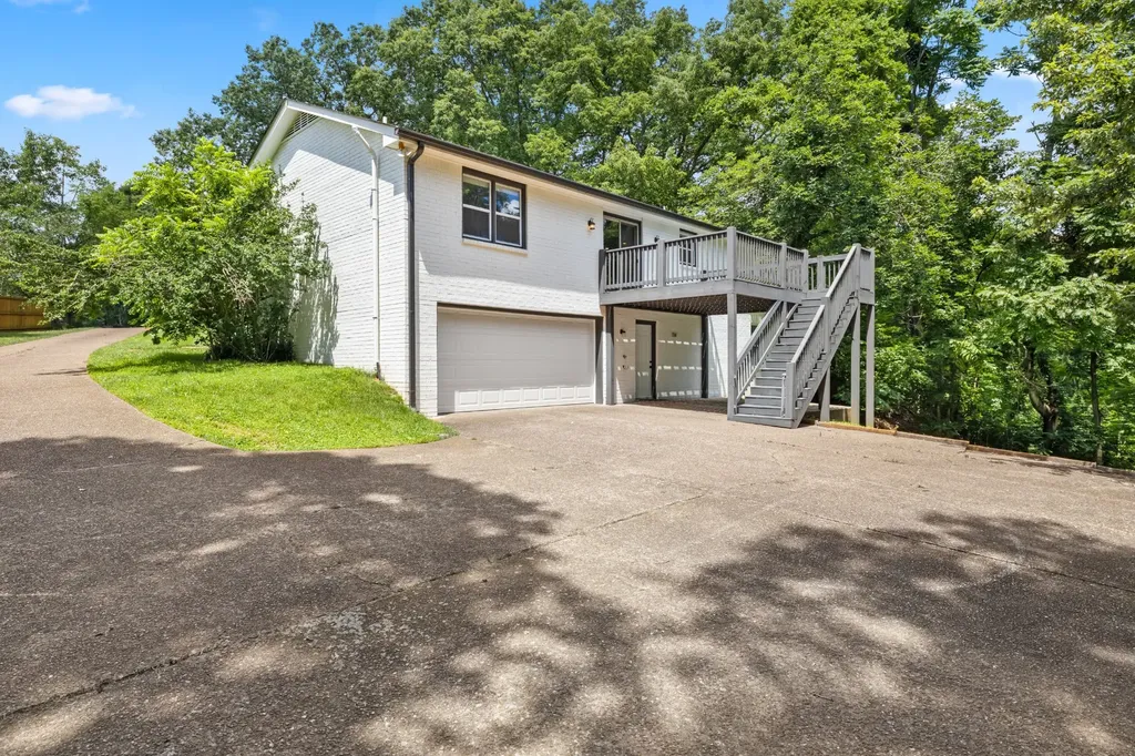 102 Walton Court Hendersonville TN 37075