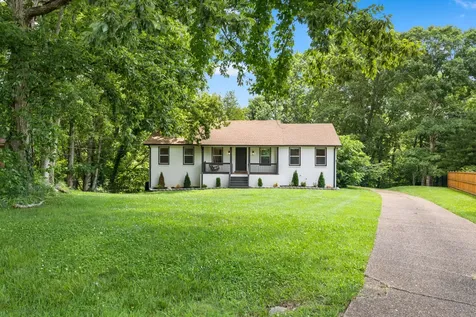 102 Walton Court Hendersonville TN 37075