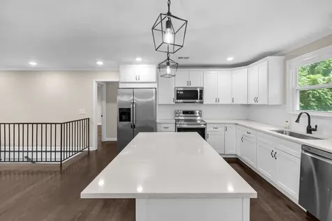 102 Walton Court Hendersonville TN 37075