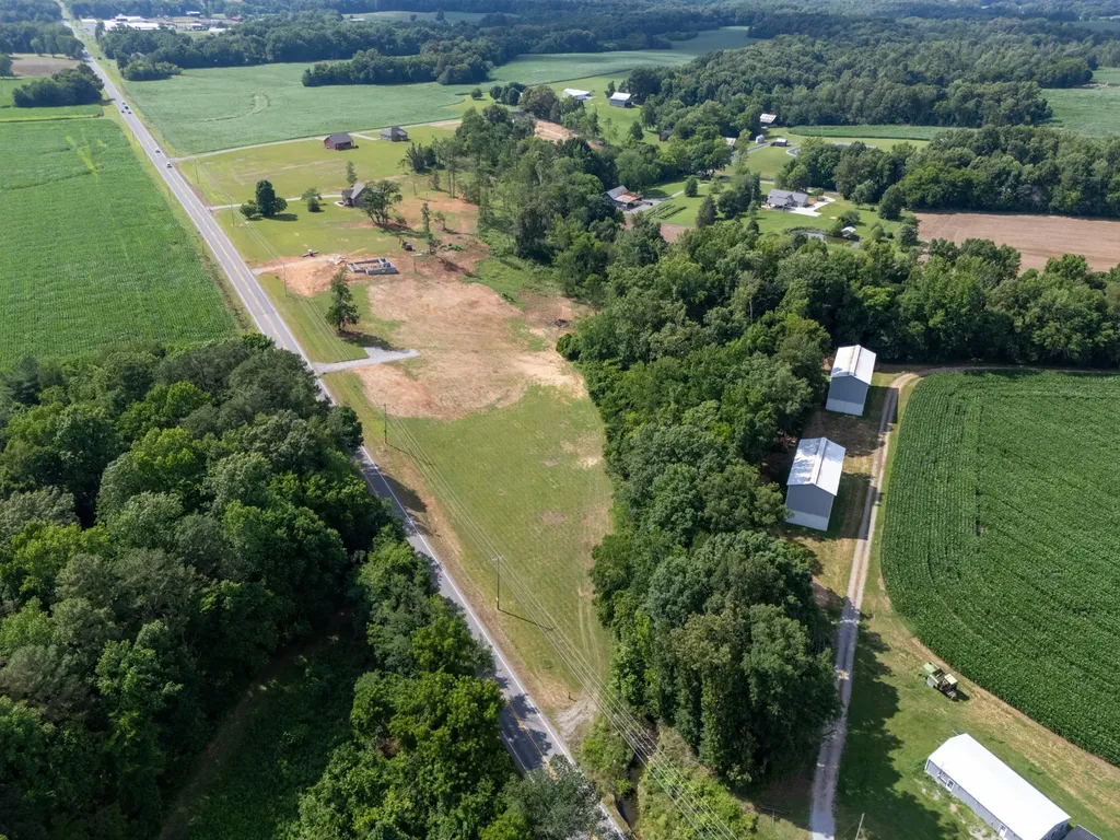6799 Highway 41, N Cedar Hill TN 37032