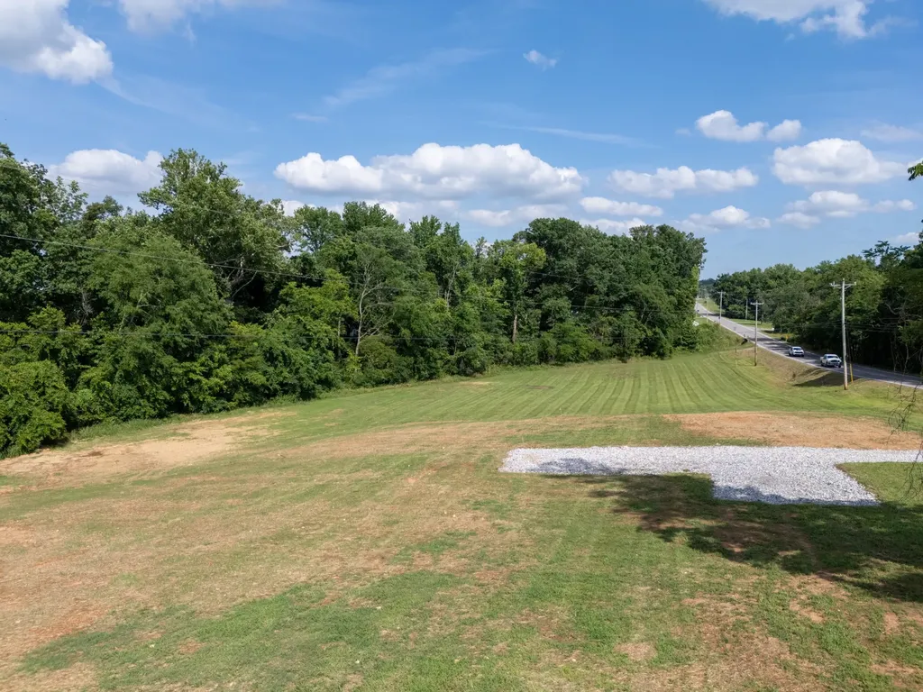 6799 Highway 41, N Cedar Hill TN 37032