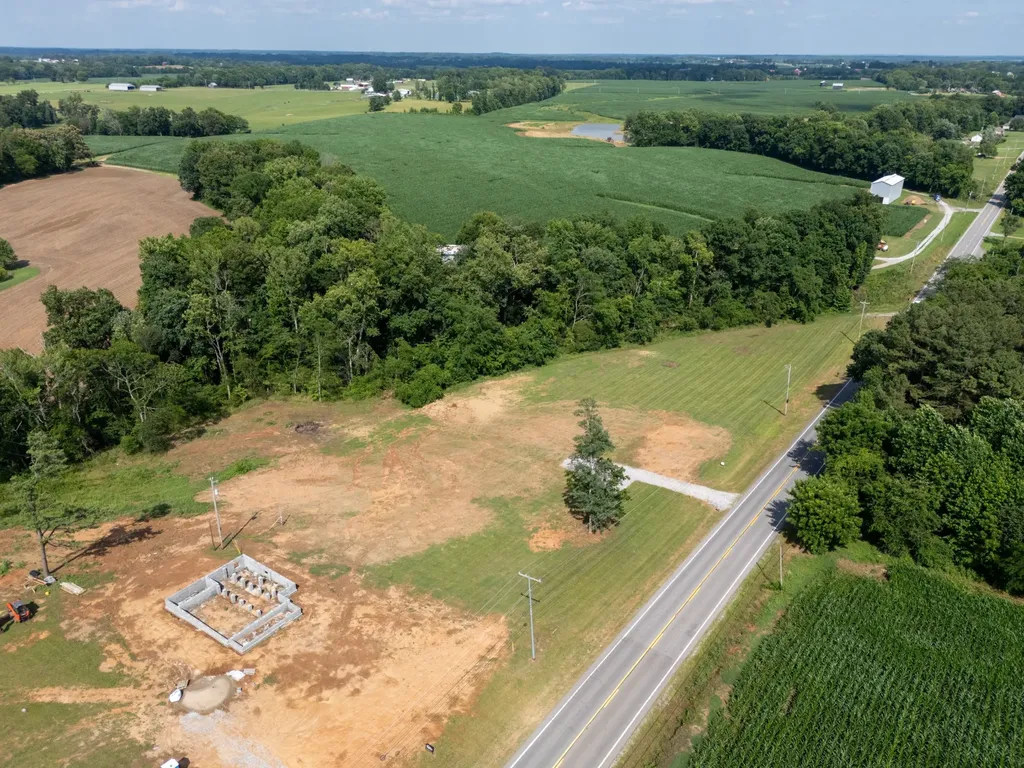 6799 Highway 41, N Cedar Hill TN 37032