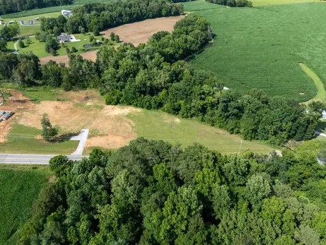 6799 Highway 41, N Cedar Hill TN 37032