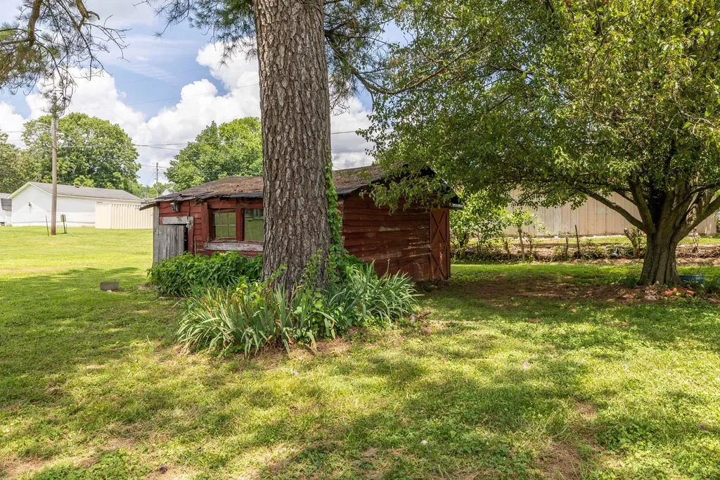 1824 Harriet Street Lewisburg TN 37091