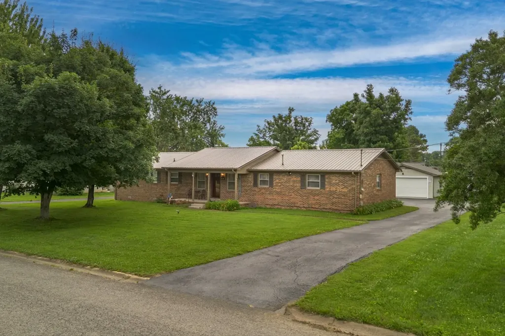 806 Brookhaven Circle Shelbyville TN 37160