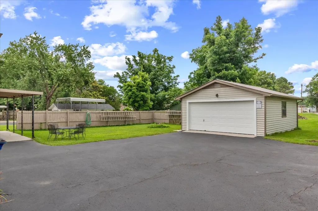 806 Brookhaven Circle Shelbyville TN 37160
