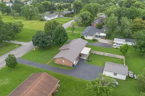 806 Brookhaven Circle Shelbyville TN 37160