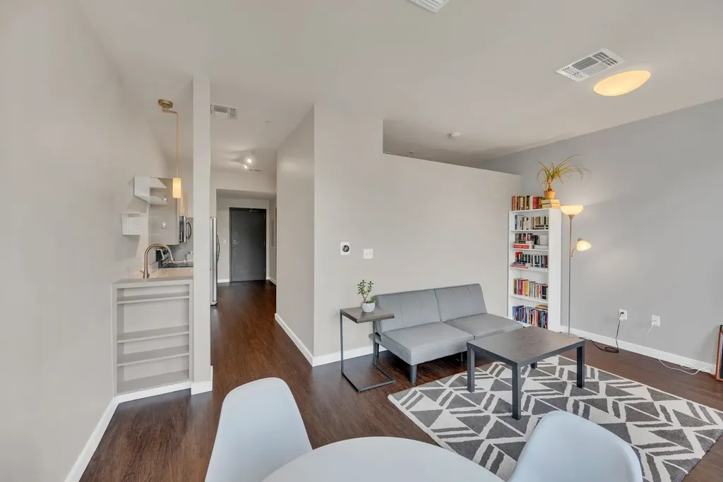 1900 12th Ave, S Nashville TN 37203