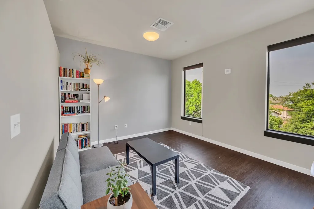 1900 12th Ave, S Nashville TN 37203