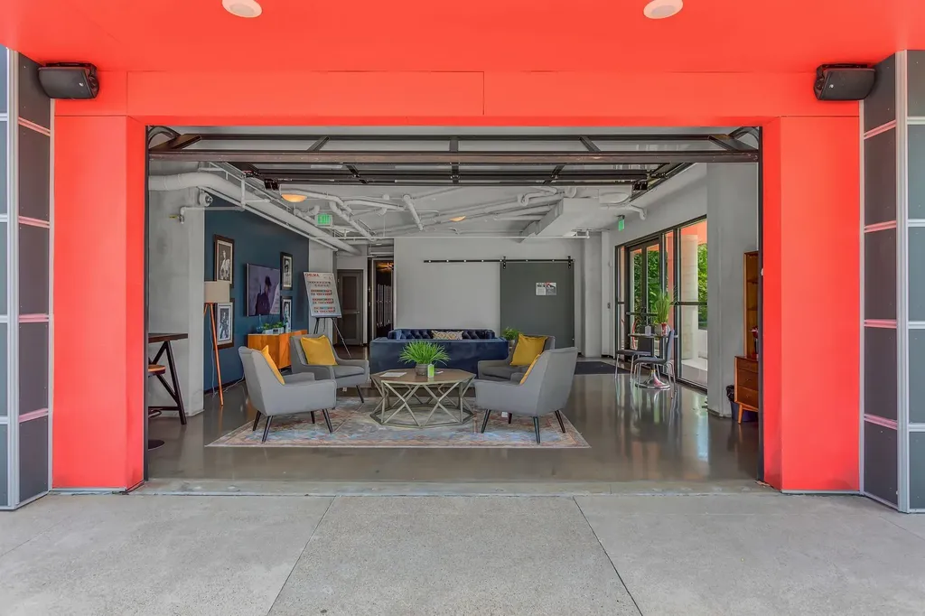 1900 12th Ave, S Nashville TN 37203