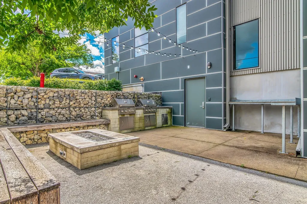1900 12th Ave, S Nashville TN 37203